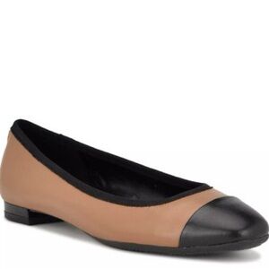 Nine West Tan and Black Flats